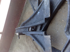 礦車(chē)復(fù)軌機(jī)